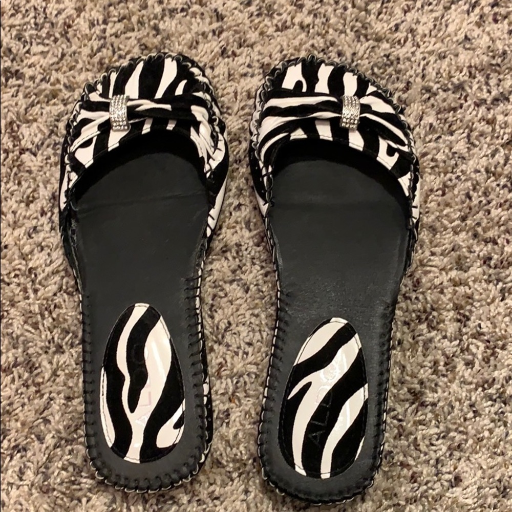 Dress shoes